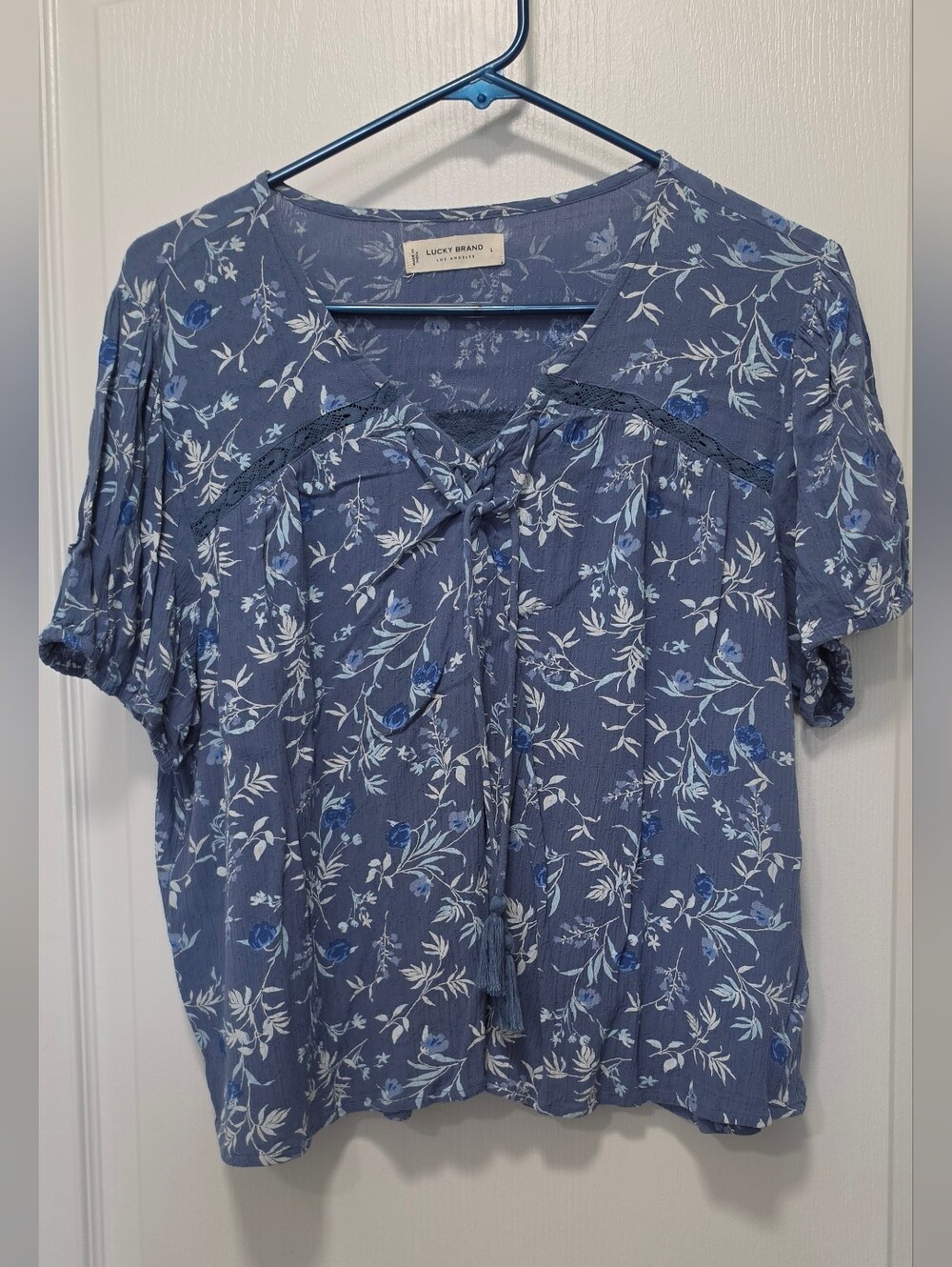 Lucky Brand Blue Floral Tie-Neck Short Sleeve Top